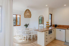 Cosy Coastal Cottage, Ocean Grove